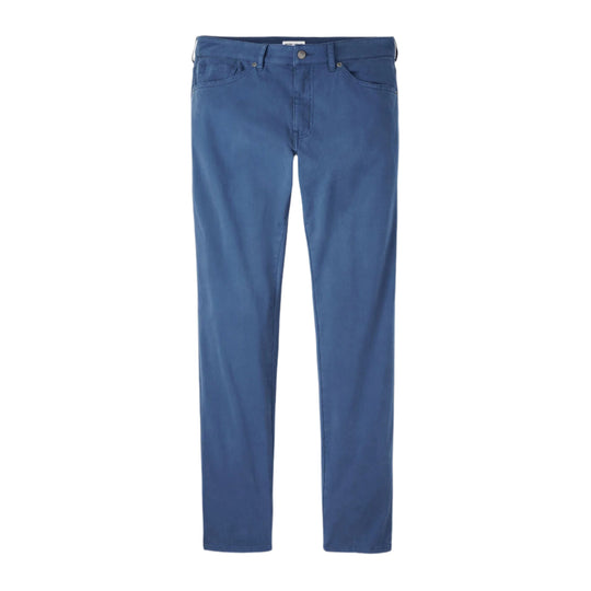 Peter Millar blue sateen five-pocket pants in a classic fit with a comfortable waistband and soft cotton-blend fabric.