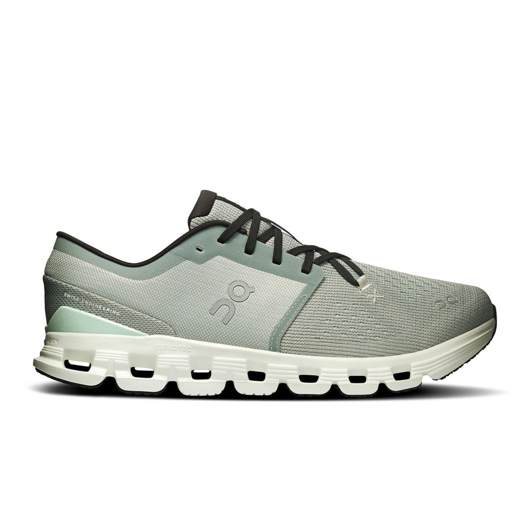 Chaussures On Running Cloud X 4 pour hommes